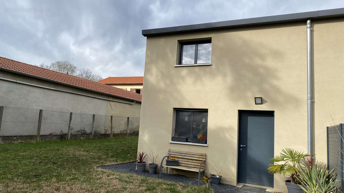 Maison à BRINDAS
