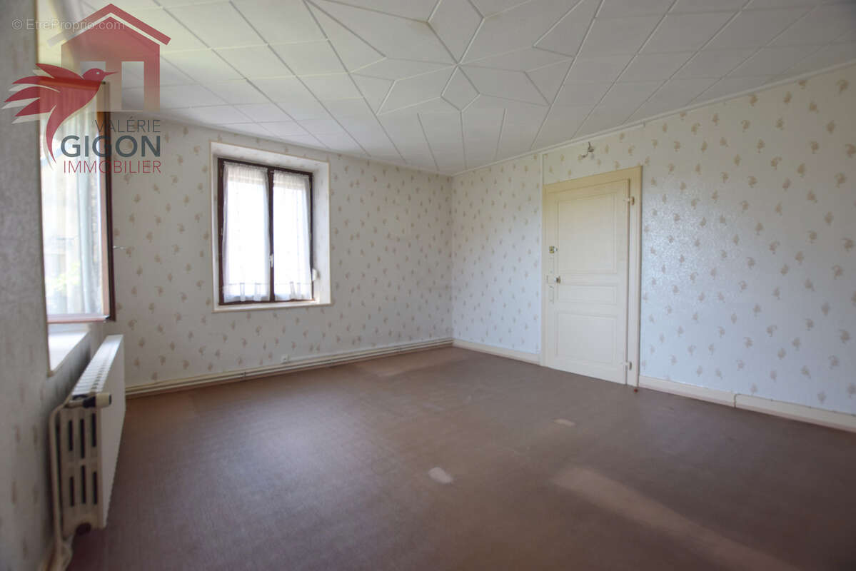 Maison à NOMMAY