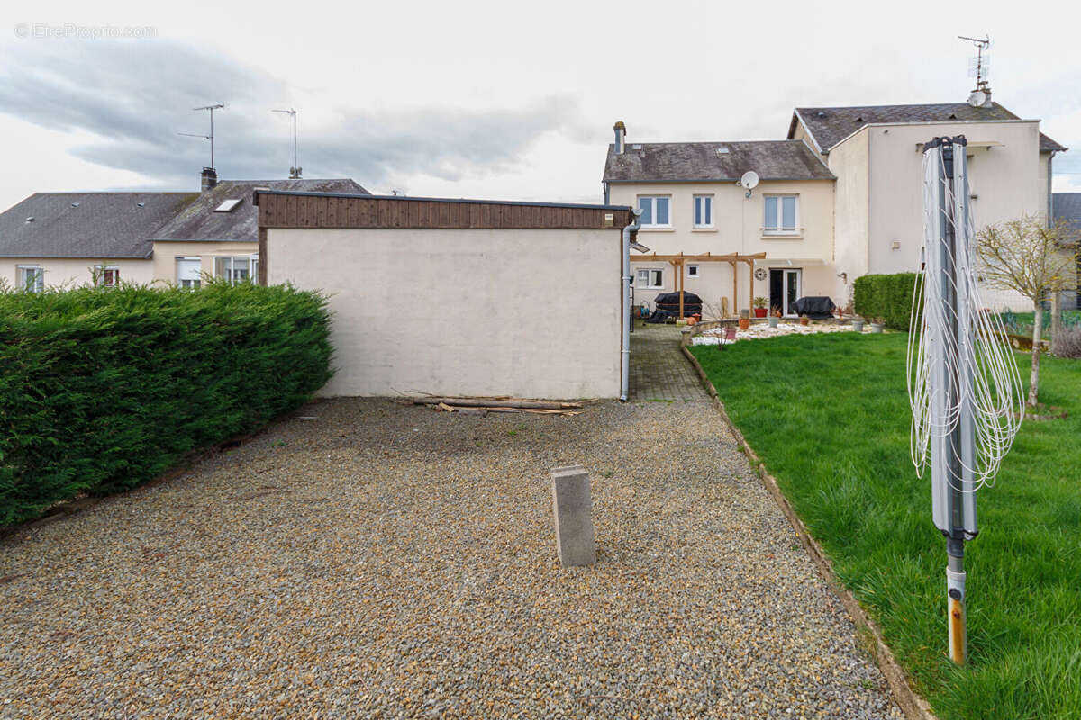 Maison à SOURDEVAL