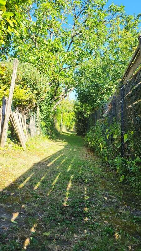 Maison à LA QUEUE-LES-YVELINES