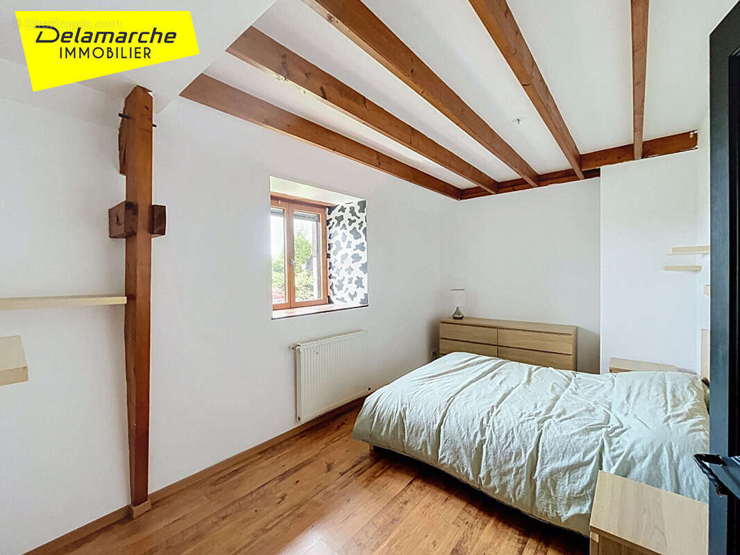 EXCLUSIVITE propriété rénovée 5 chambres  avec dépendances sur un terrain d'env. 4550m²à  Equilly - photo 9
