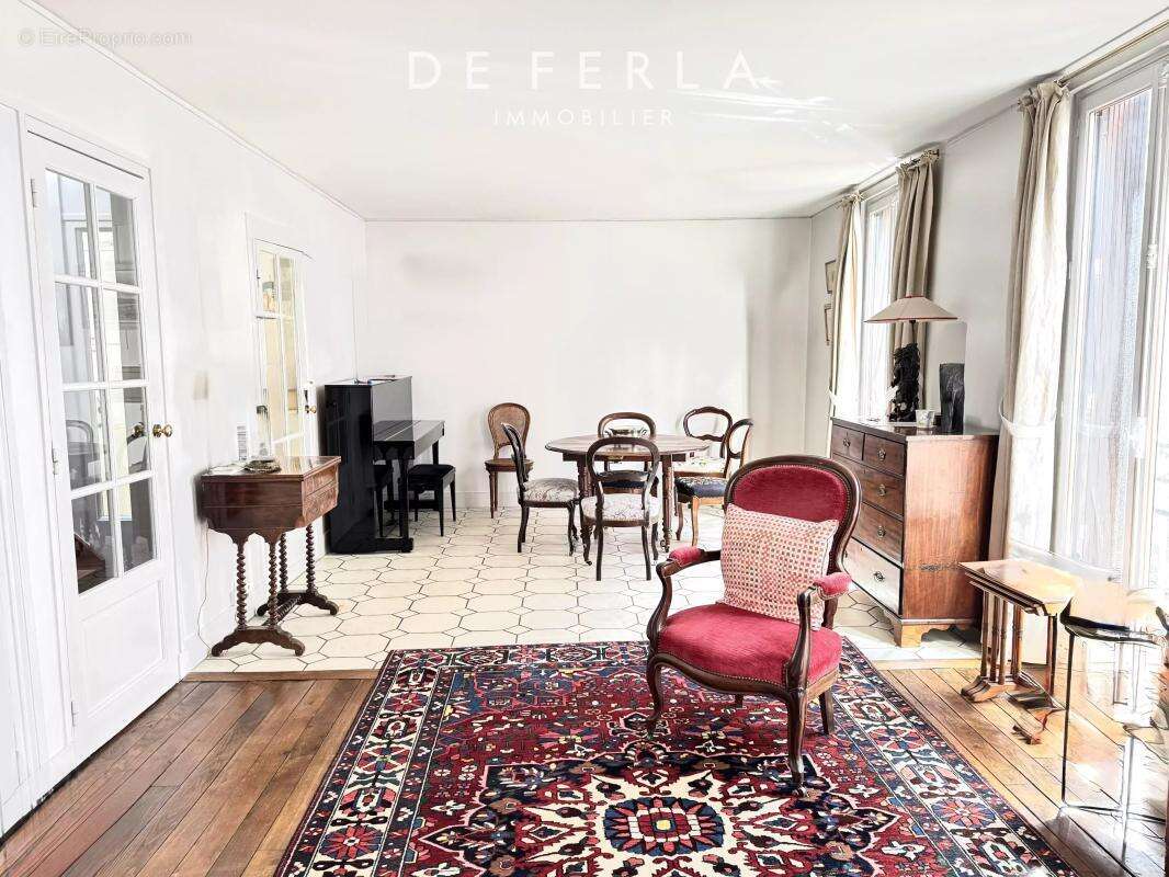 Paris XIVème - Rue Beaunier - Appartement familial lumineux et calme à rénover - photo 2