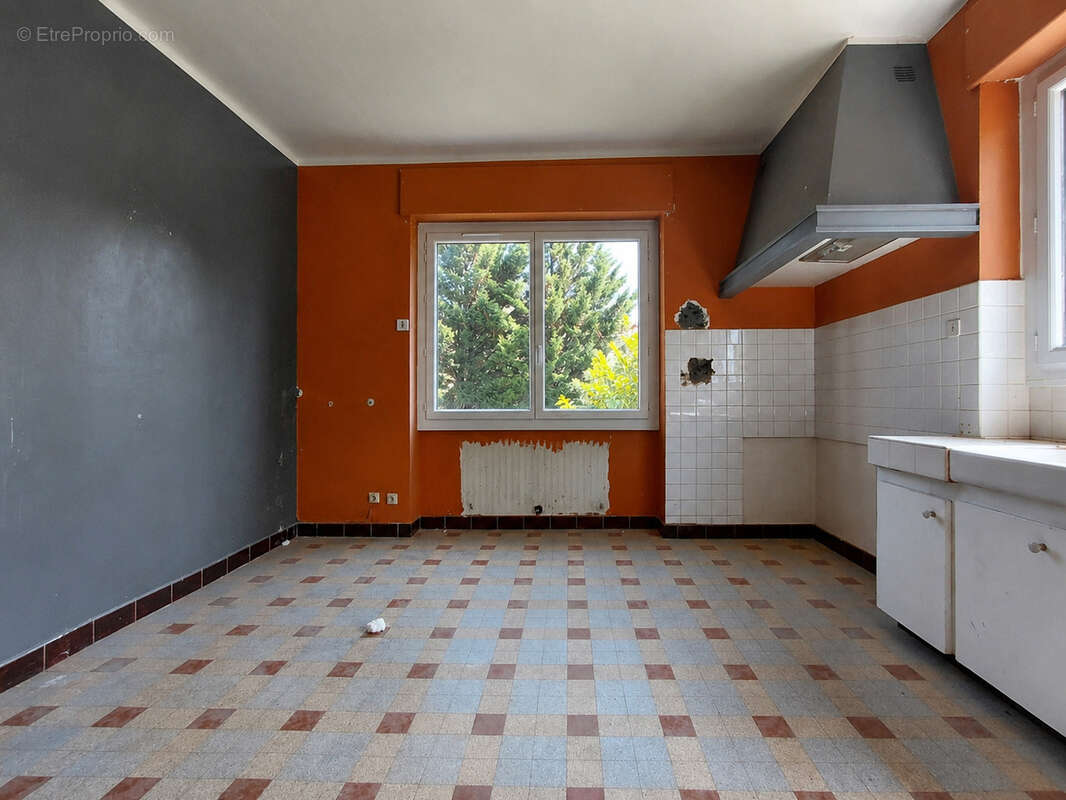 Appartement à CHARBONNIERES-LES-BAINS