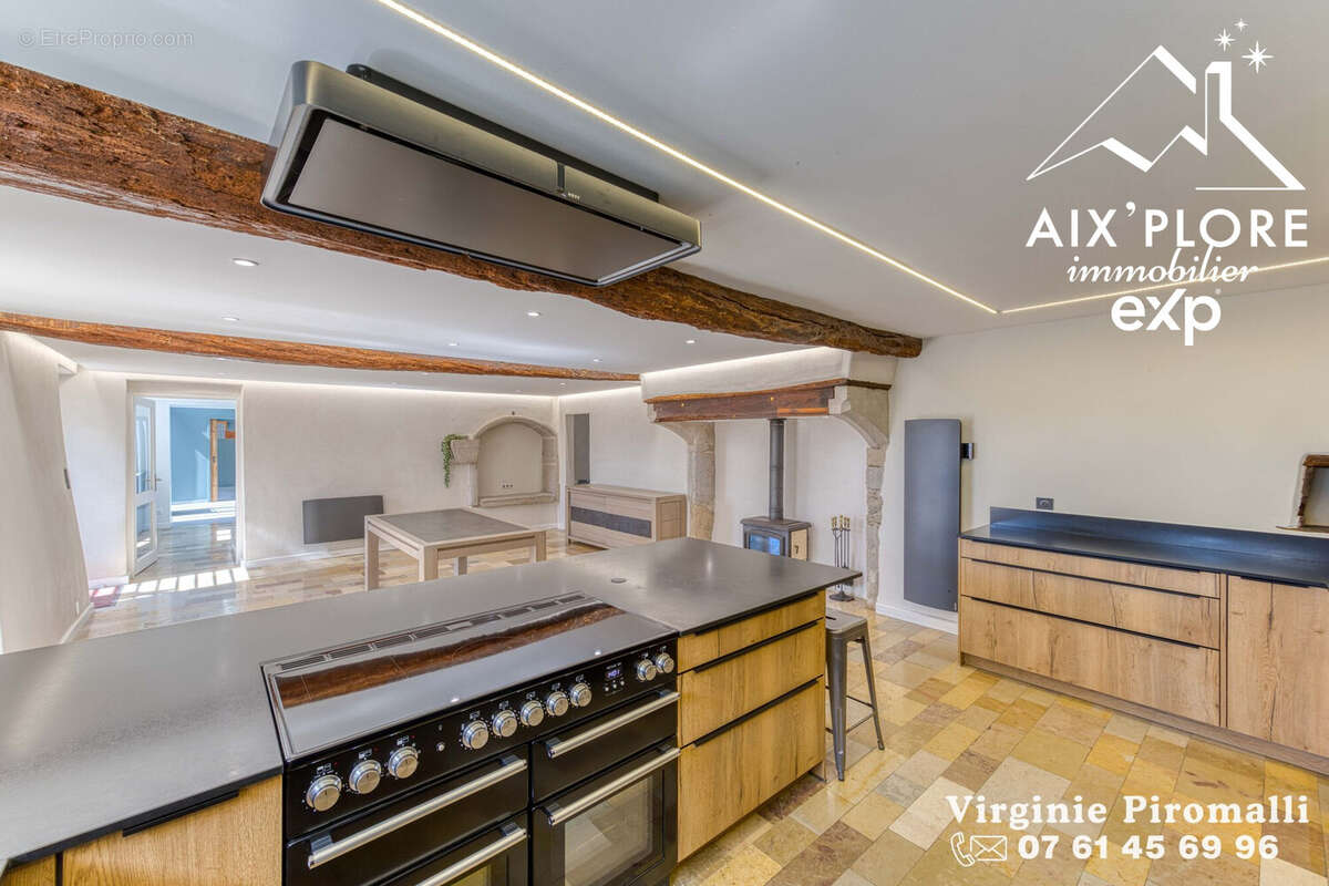 Maison 300 m² à Douvres  - photo 6