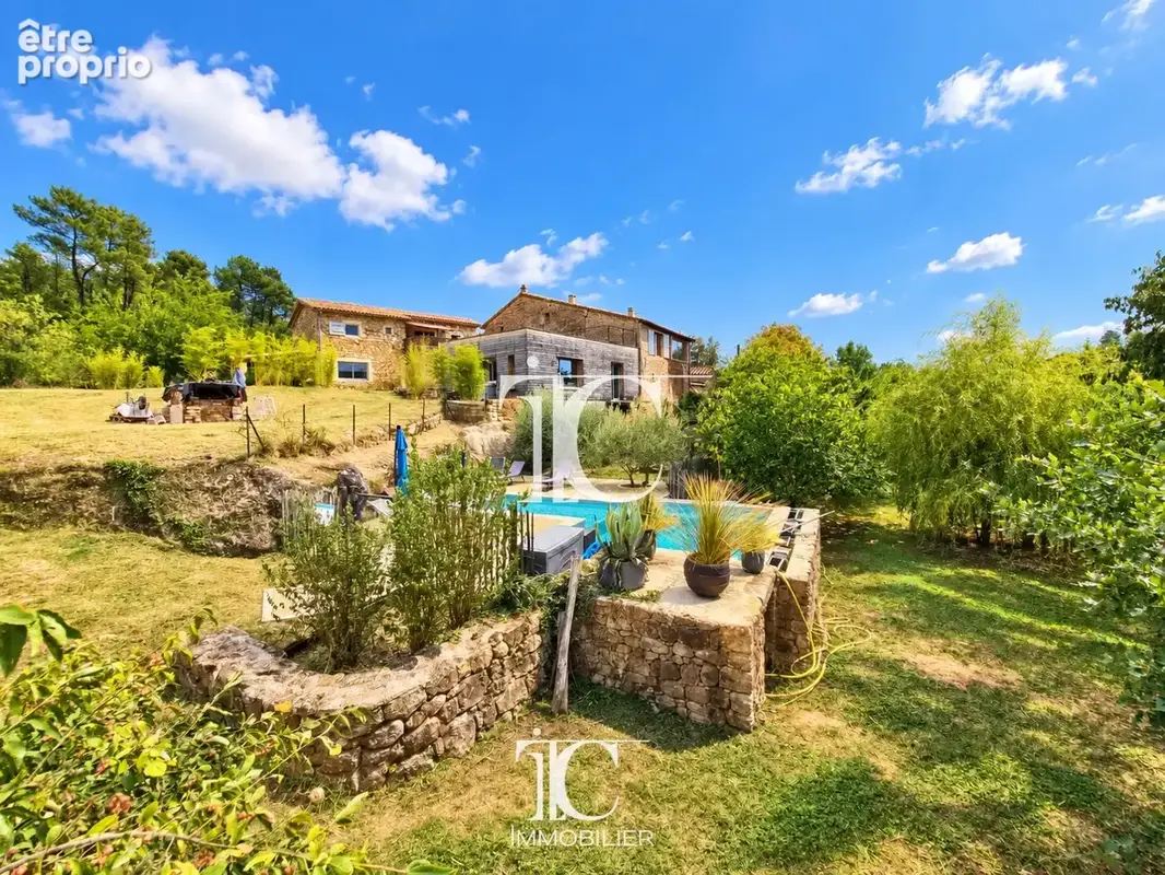 Maison à VINEZAC
