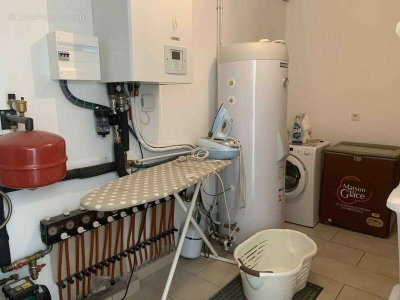 Maison avec studio indépendant et piscine chauffée – 2300 m² de terrain – CHABESTAN (05) - photo 10