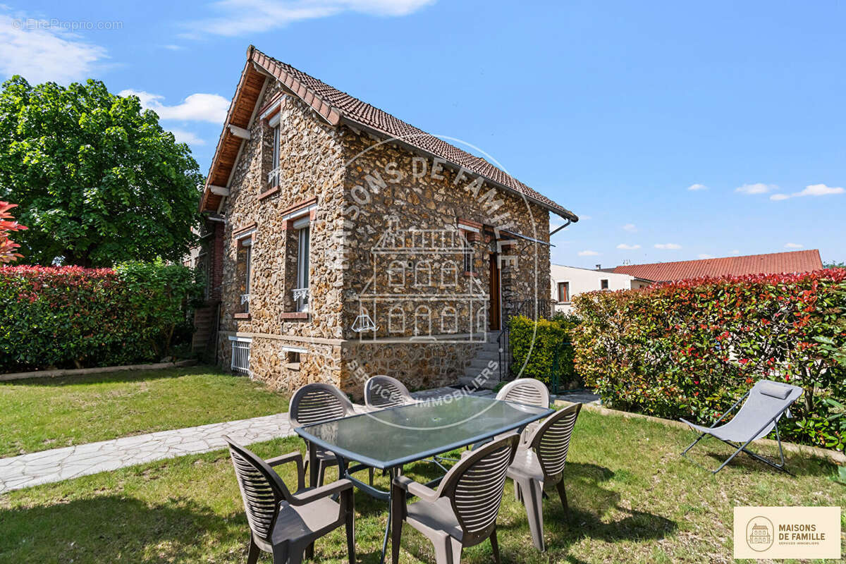 Maison à LE PECQ
