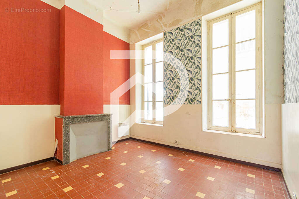 Appartement à MARSEILLE-2E