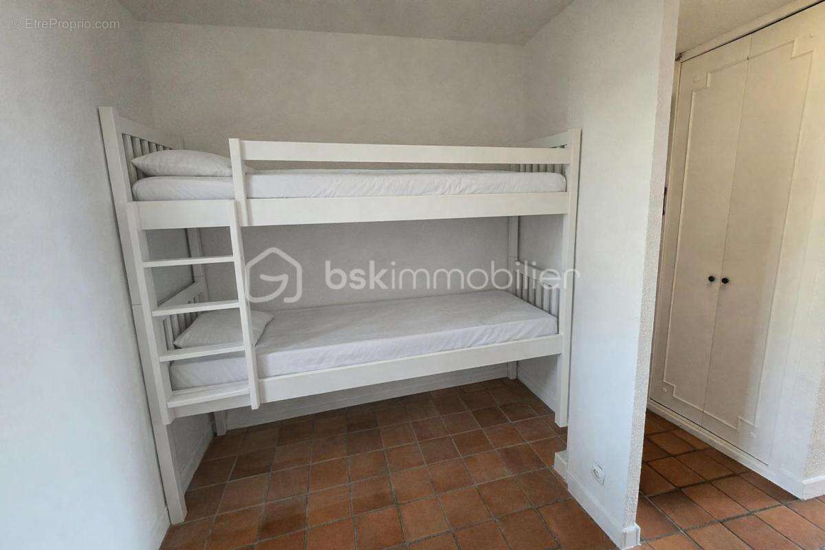 Exclusivité – Baisse de prix, à saisir ! Studio 28 m² vue mer, à deux pas du port et des commerces, au calme absolu - photo 9