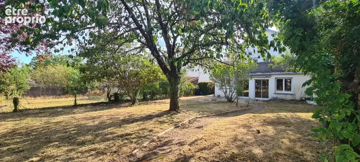 Maison Gorges Centre 8 P . 4 Chs . 174.34 M² . T 575 M² . Garage . Cave . Balcon - photo 3