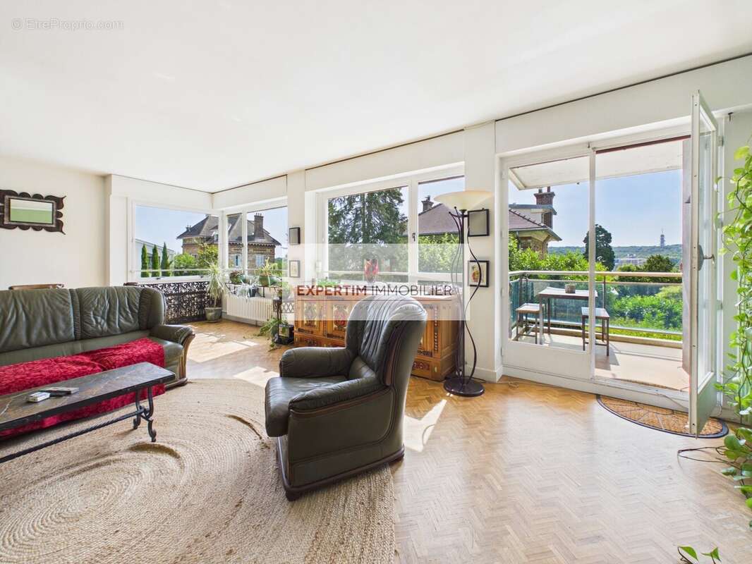 Appartement à CHAVILLE