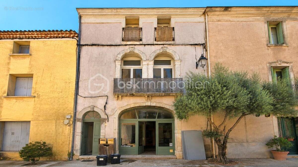 Immeuble de rapport – 2 appartements + Local commercial – Rentabilité estimée ≈ 9 % - photo 1