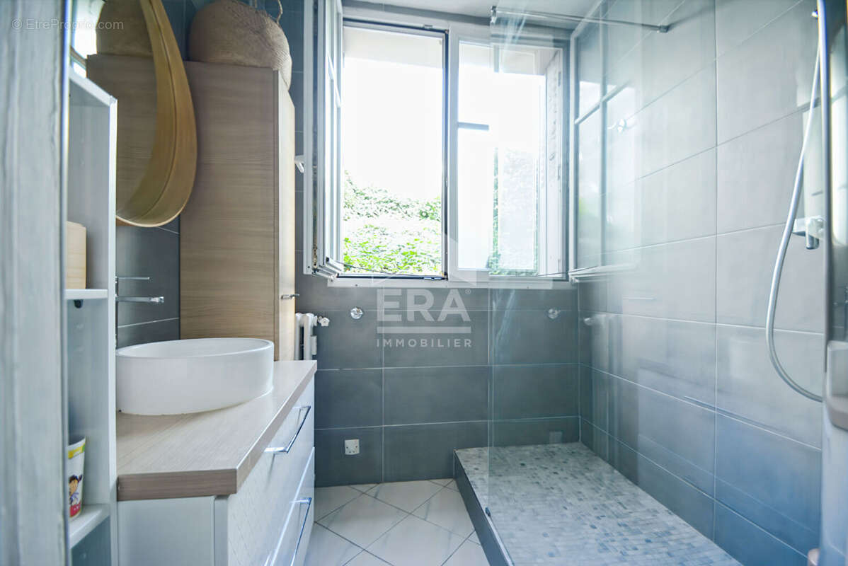 Appartement à ISSY-LES-MOULINEAUX