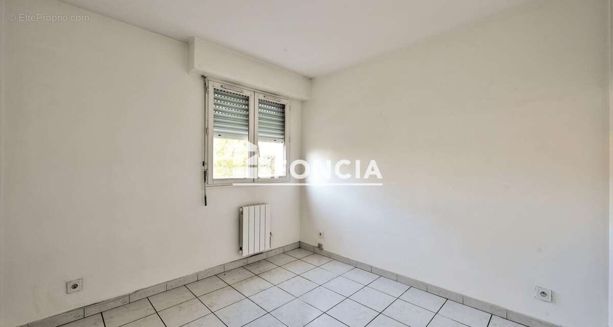 A ACHETER : un appartement T2 de 30 m2 avec son rez-de-jardin privatif de 24 m2 + place de parking à Meulan-en-yvelines (78250). - photo 13