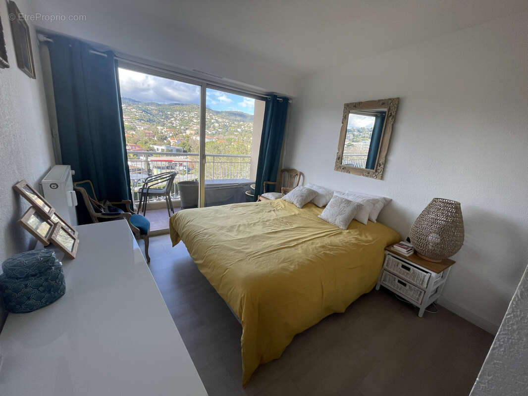 Appartement à MANDELIEU-LA-NAPOULE