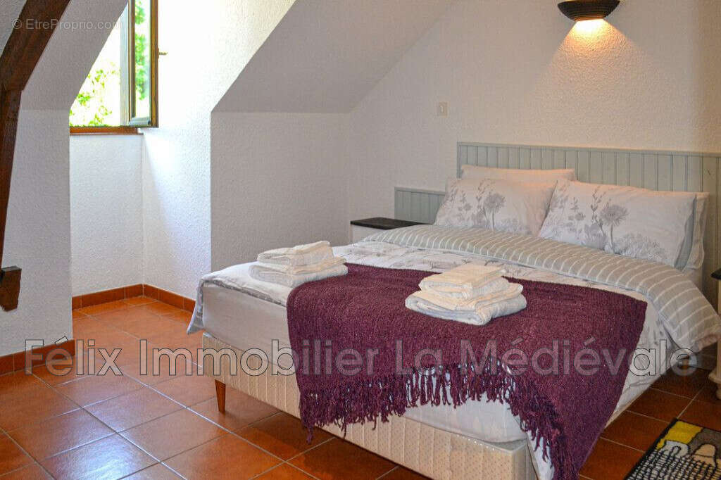 Maison 185 m² à Vitrac  - photo 8
