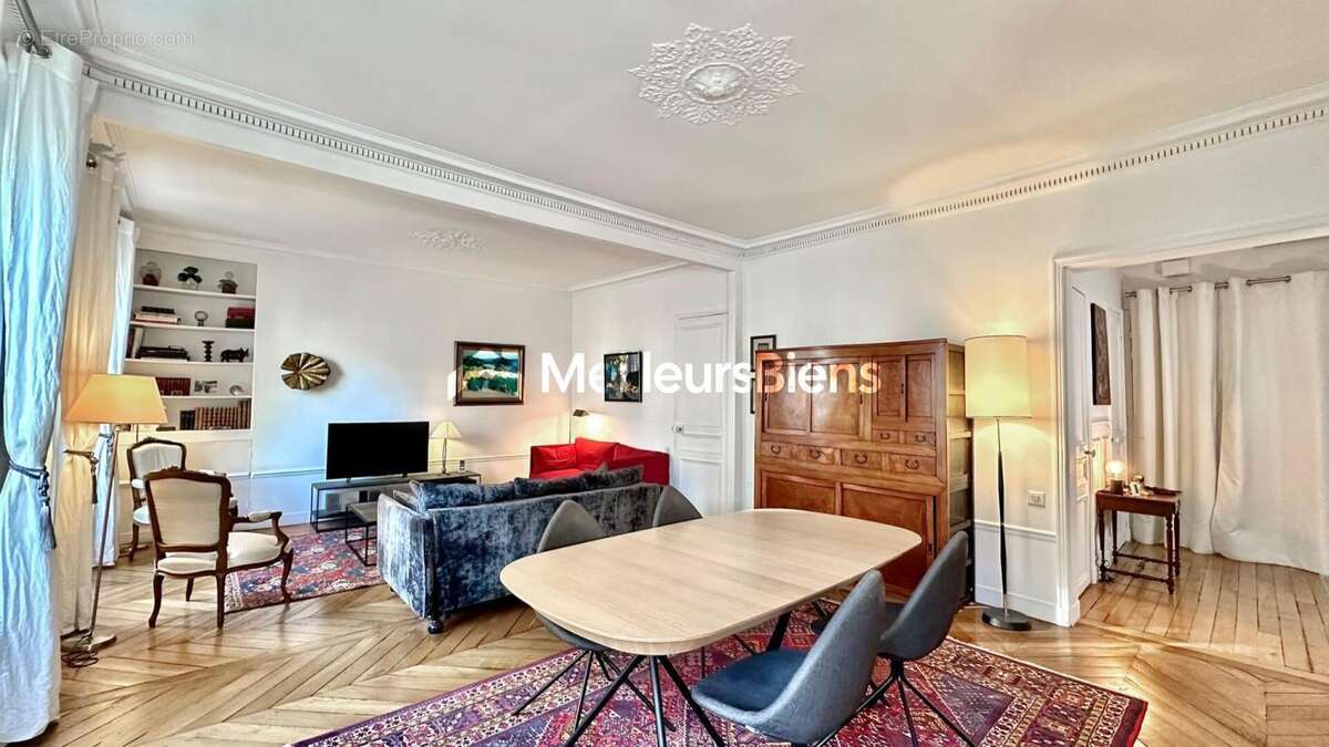 Appartement à PARIS-9E