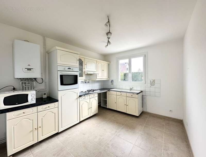 Maison traditionnelle à La Saussaye (27370) – Vallée de l’Oison  112 m² – 4 chambres – Terrain de 614 m² – Quartier calme et rec - photo 5