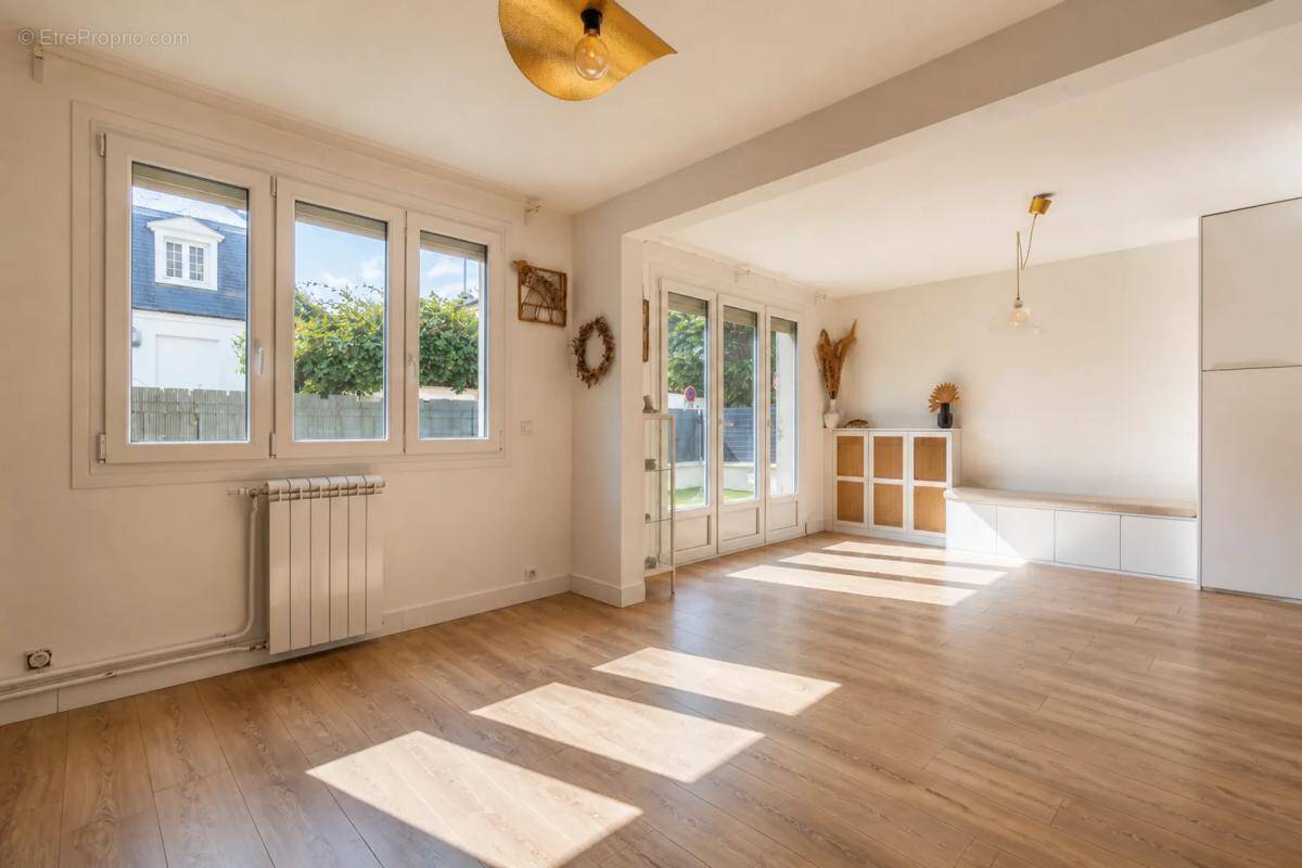 Appartement à LE PERREUX-SUR-MARNE