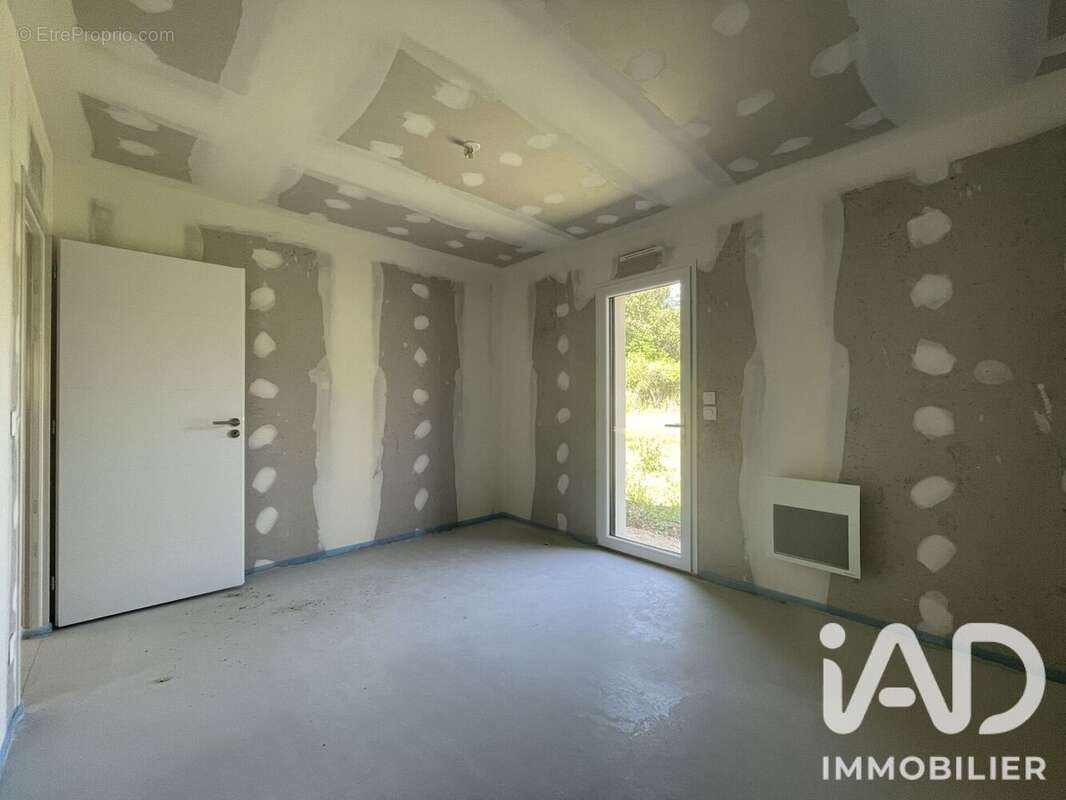 Maison 95 m² à Archigny  - photo 5