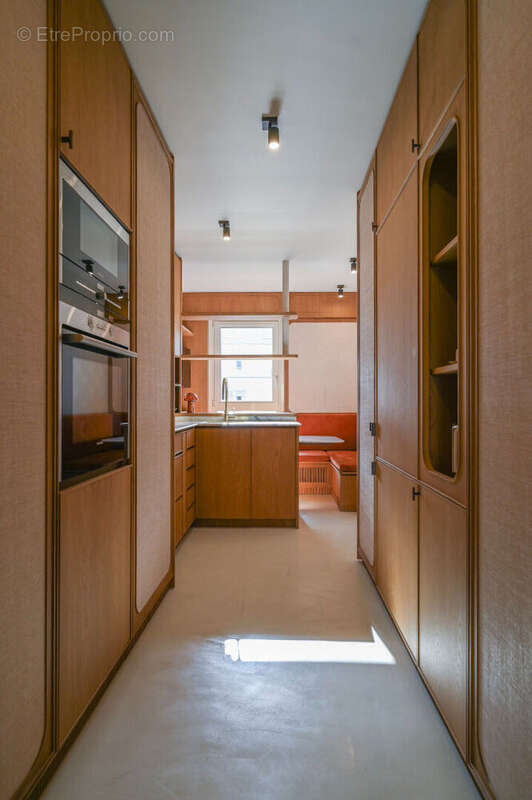 Appartement à PARIS-8E