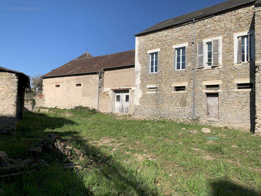Ensemble immobilier / corbigny - photo 3