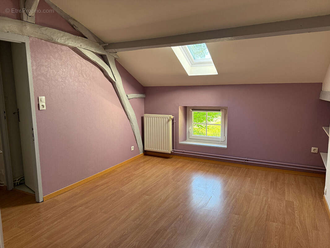 Maison à NIEUIL-L'ESPOIR