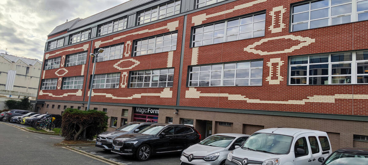 Commerce à COURBEVOIE