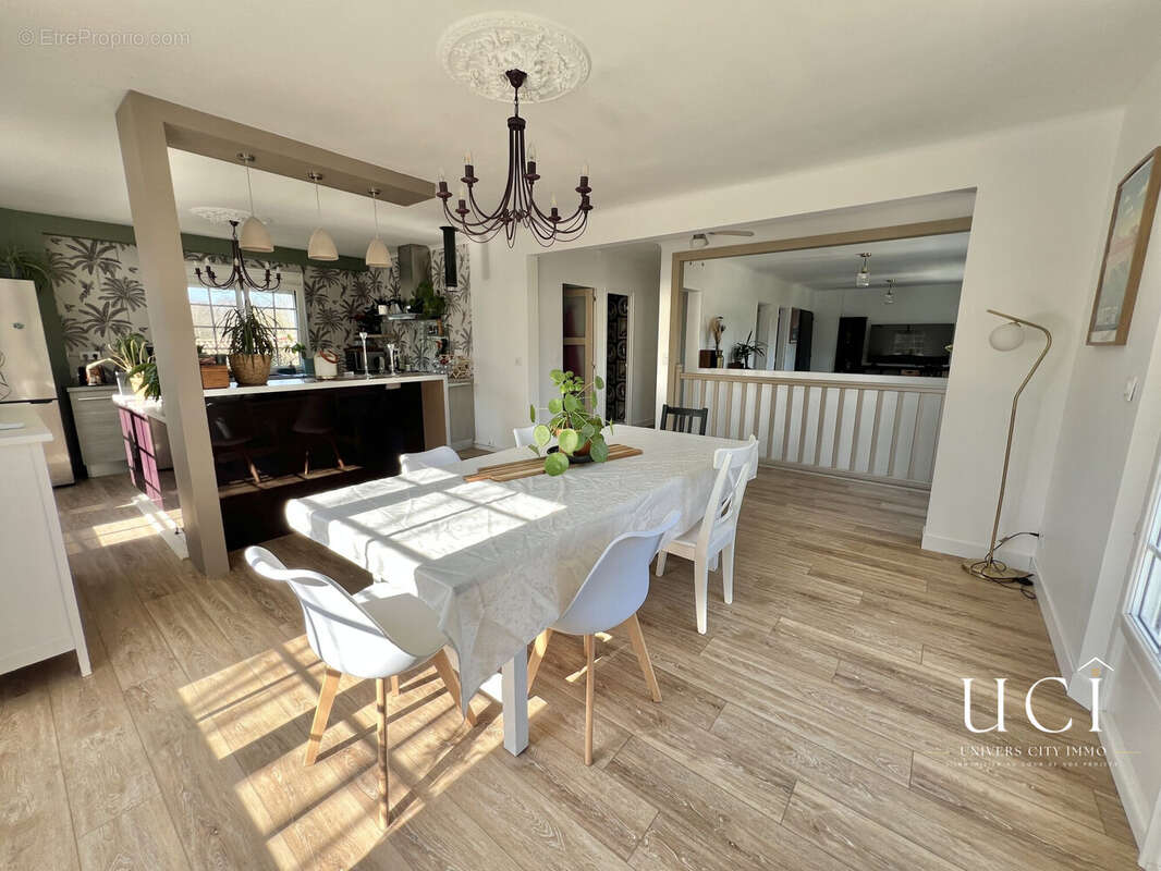 Maison 181 m² à Geneston  - photo 2