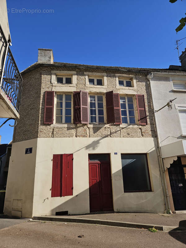 Maison à VERDUN-SUR-LE-DOUBS