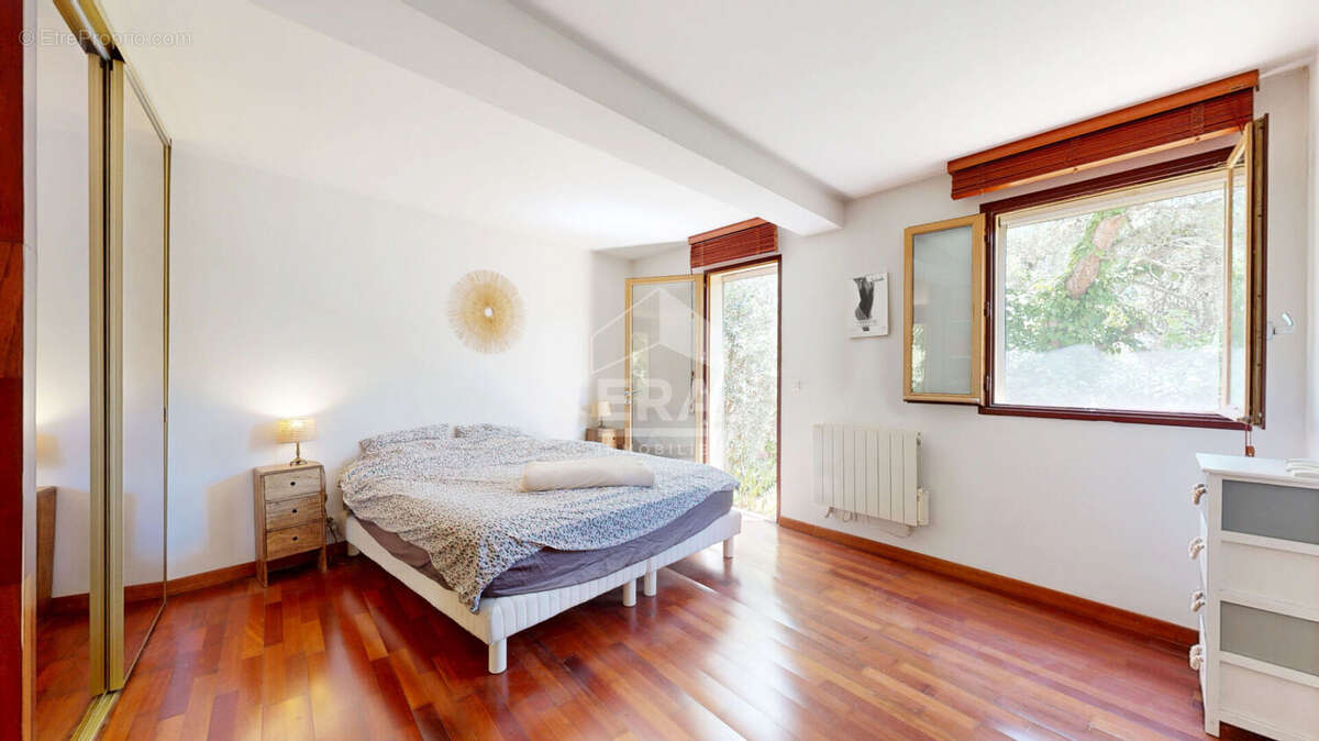 Appartement à TOURRETTE-LEVENS