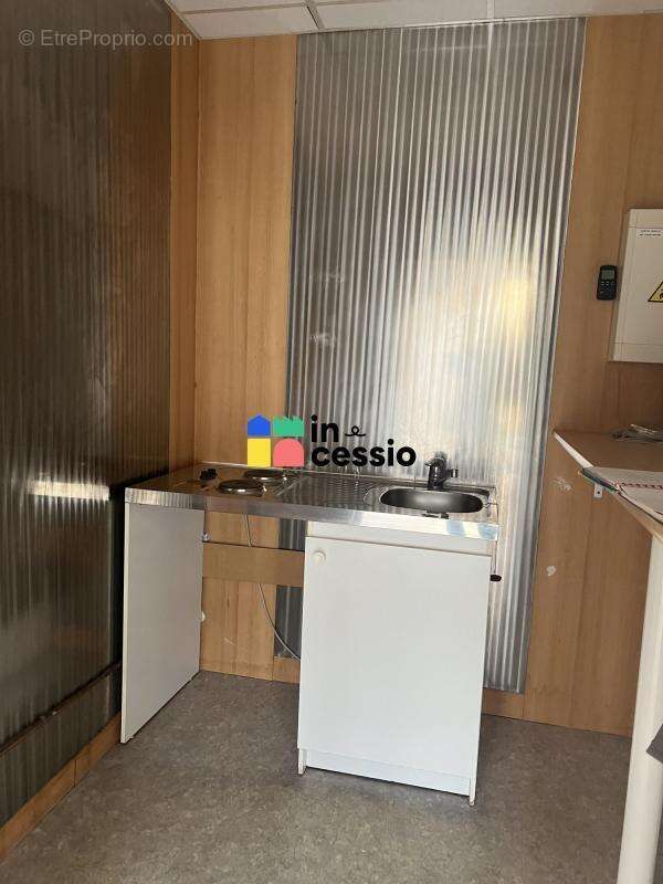 Local commercial/bureaux à vendre ou à louer - photo 5