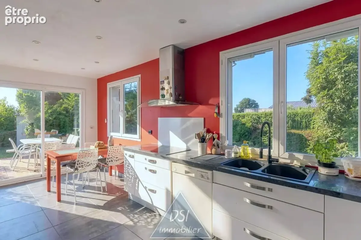 Tramoyes – superbe maison familiale – 4 chambres – bureau – salle à manger – séjour – cuisine -- piscine – terrasse – terrain 1  - photo 5