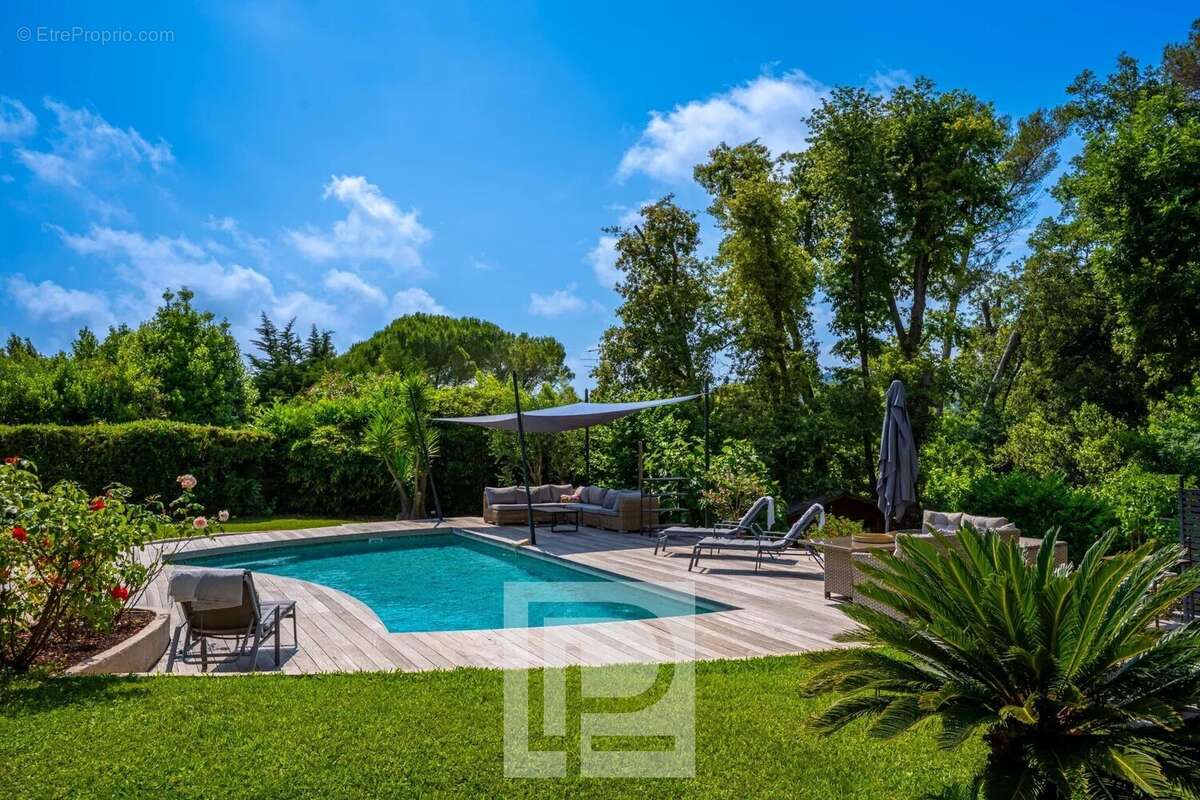 Maison à MOUGINS