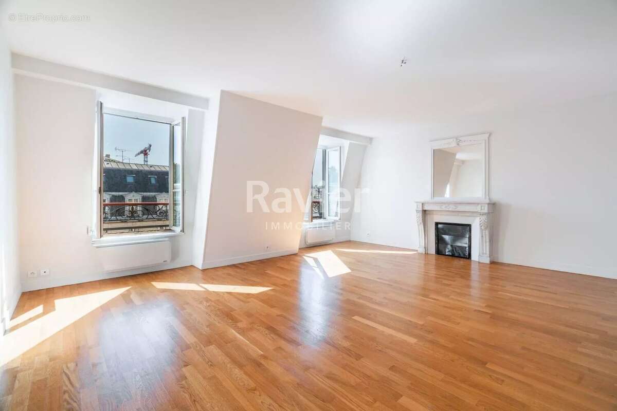 Appartement à PARIS-17E