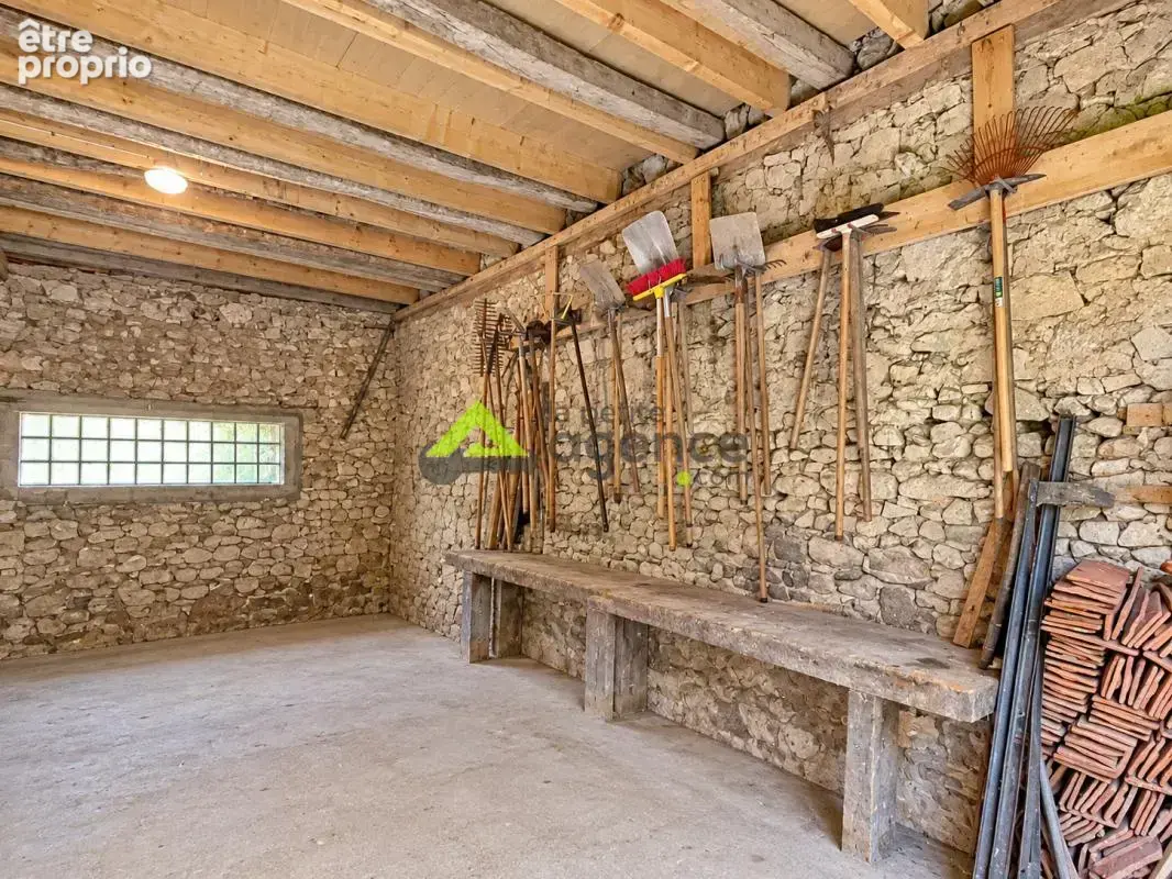 Belle propriété en pierres avec grange, verger, source et bo - photo 16