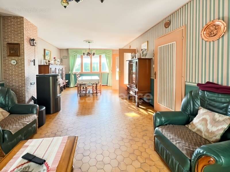 Maison à VIEILLE-EGLISE