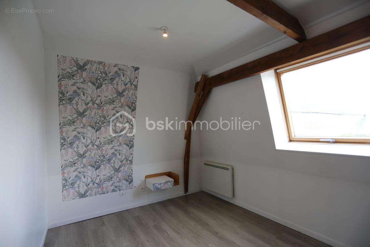 Bel immeuble mixte, commerce au rez de chaussée, un T2 et un T3 à l'étage - photo 7
