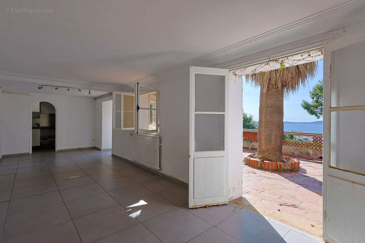 Maison à CARQUEIRANNE