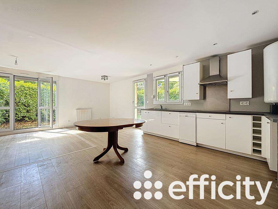 Appartement à SAINT-GENIS-LAVAL