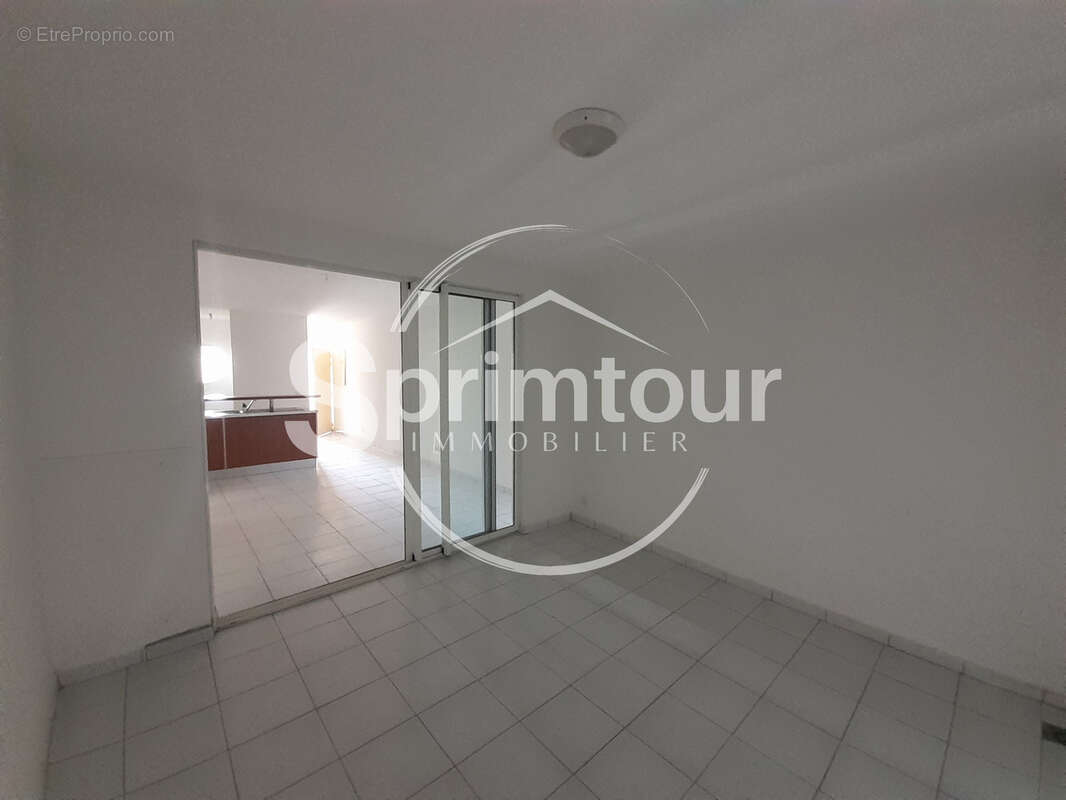 Appartement à BAIE-MAHAULT