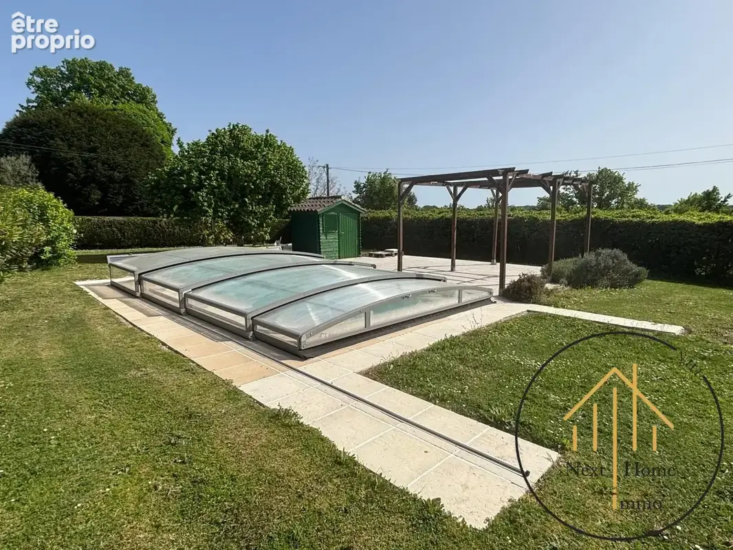 Maison 7 pièces 197 m² à vendre à Courgeac (16190) - photo 2