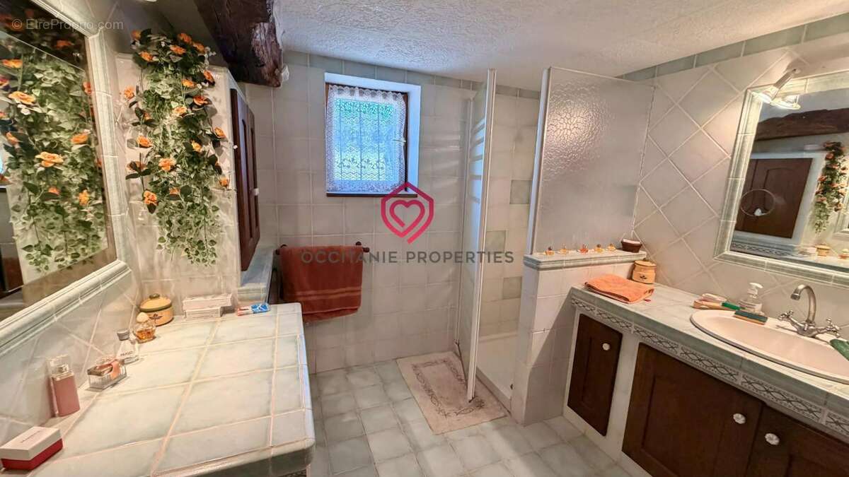 Propriété avec deux habitations et dépendances sur 1,3ha de terrain - photo 10