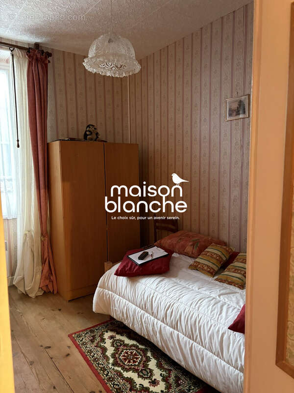 chambre 2 - Maison à SURGERES