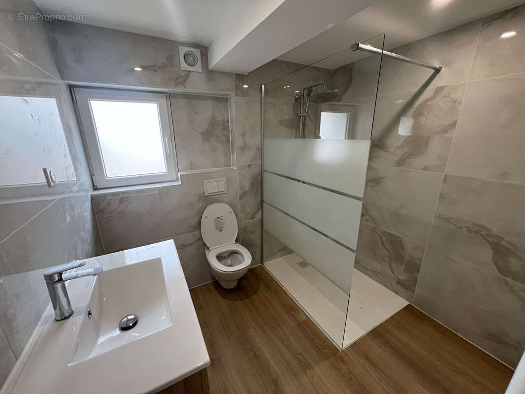 Appartement à VEZERONCE-CURTIN