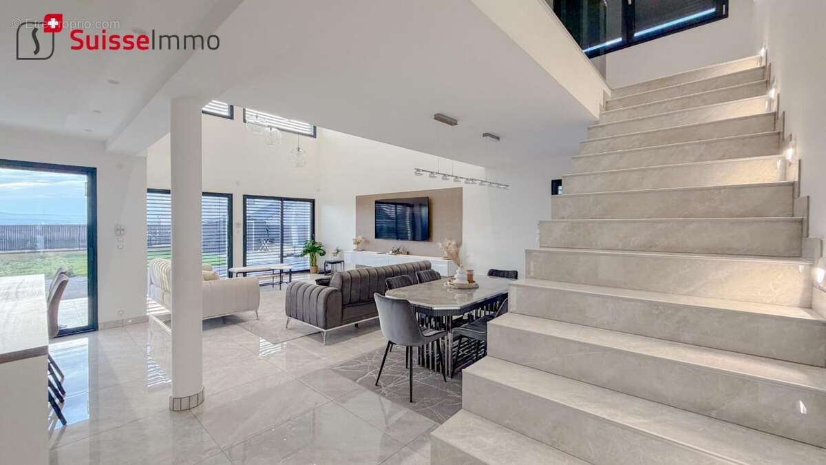 Maison à GRAND-CHARMONT