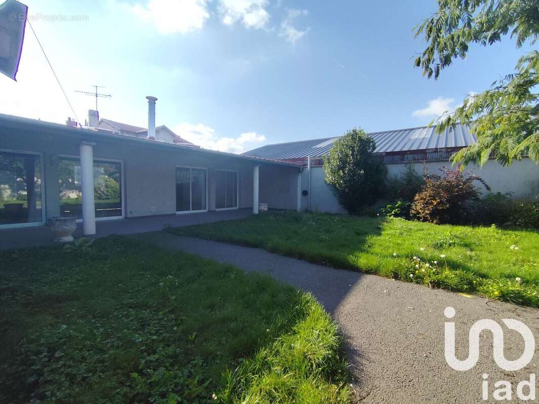 Photo 2 - Maison à MAILLY-LE-CAMP