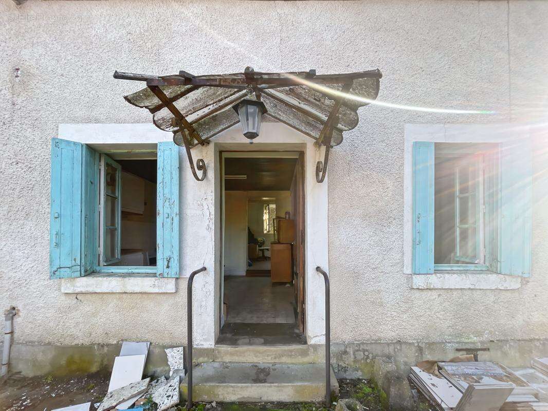 Petit prix – gros potentiel – projet de réno à saisir  - photo 2