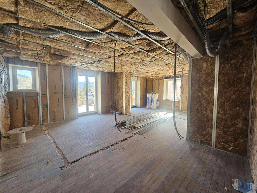 1er droite - Appartement à RUPT-SUR-MOSELLE
