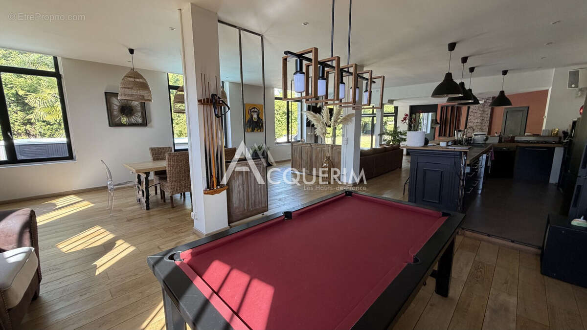 Maison 282 m² à Carvin  - photo 8